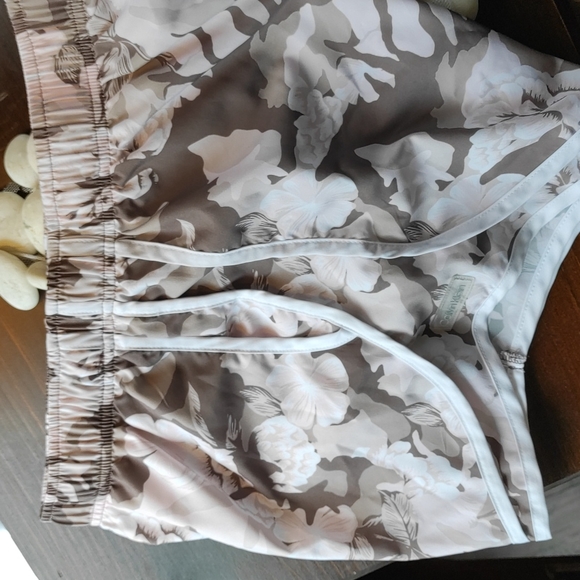 Pants - Calvin Klein Short size S/CH